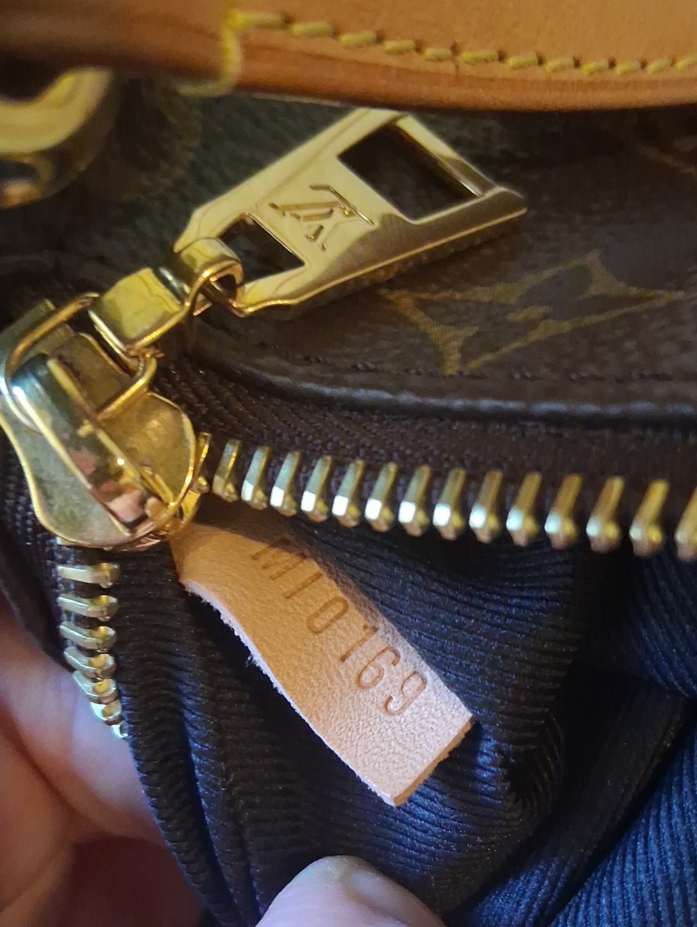 Authentic Louis Vuitton Brown Monogram Crossbody Sling Bum Bag with Tan Strap - Picture 10 of 17